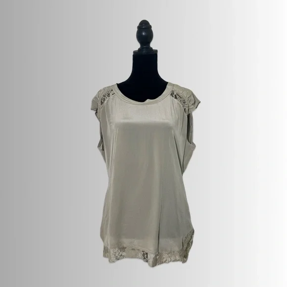 Chico’s 100% Silk, Black Label Champagne Top, Short Laced Sleeves, Size 1/Medium - Picture 1 of 7